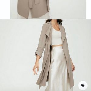 Aritzia Babaton Flowy Trench Coat